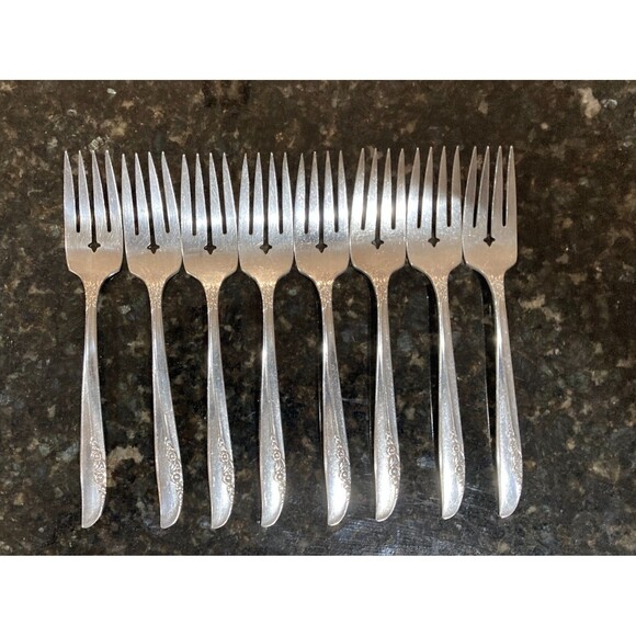 Lilac Time Pattern Silverplate 1881 Rogers/Oneida 30-Piece Set Antique Tea Party - Picture 13 of 15